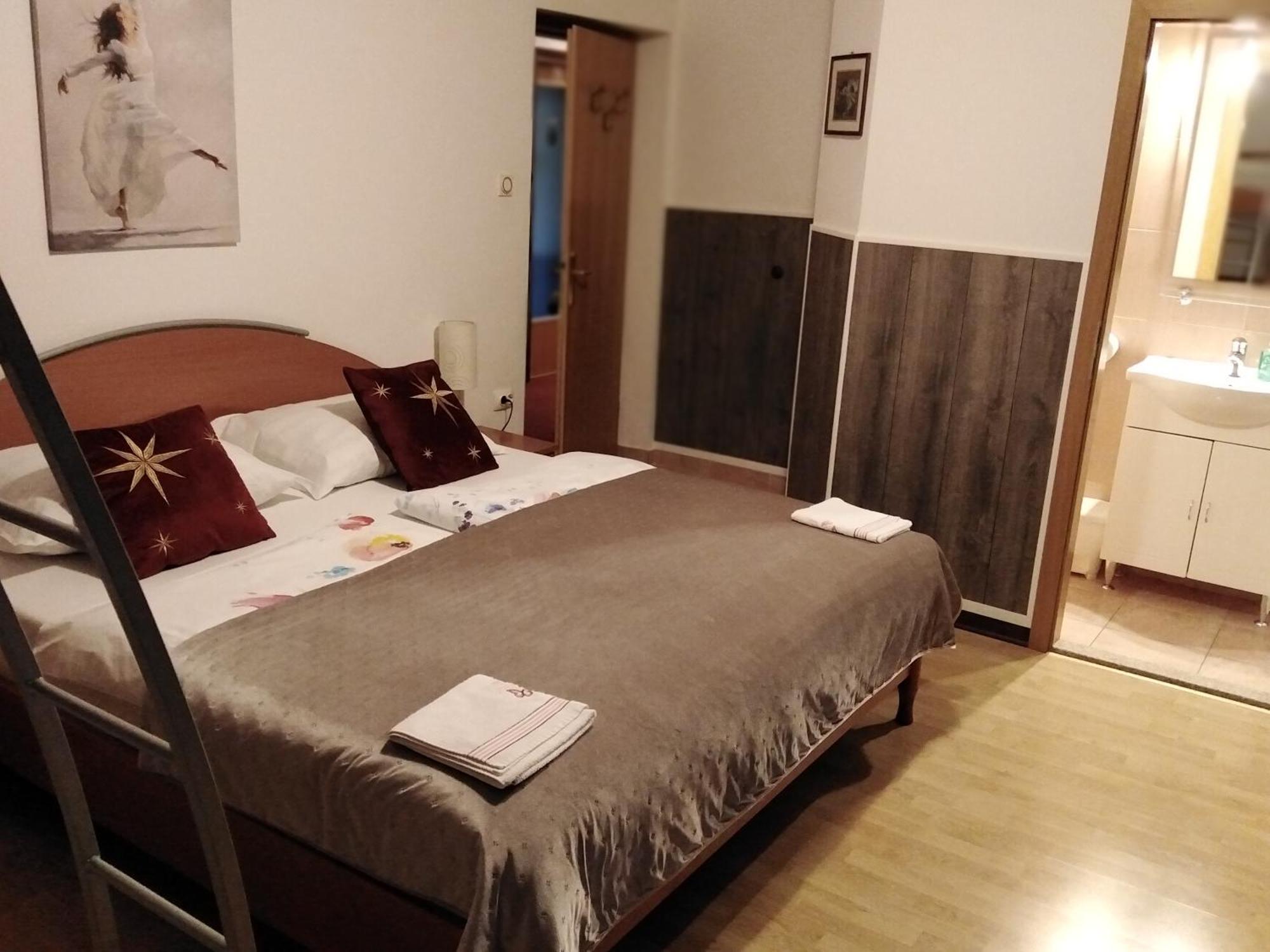 Rooms Kapelj Postojna Exterior photo